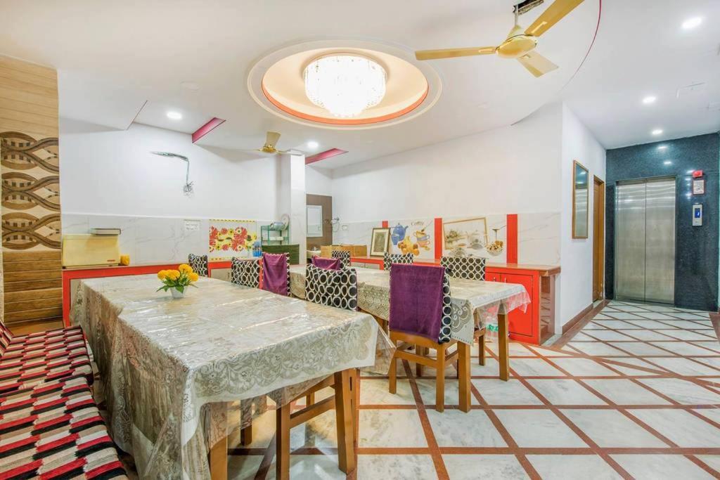 Airport Sky Inn Homestay ชัยปุระ ภายนอก รูปภาพ