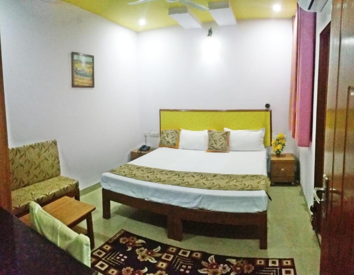 Airport Sky Inn Homestay ชัยปุระ ภายนอก รูปภาพ